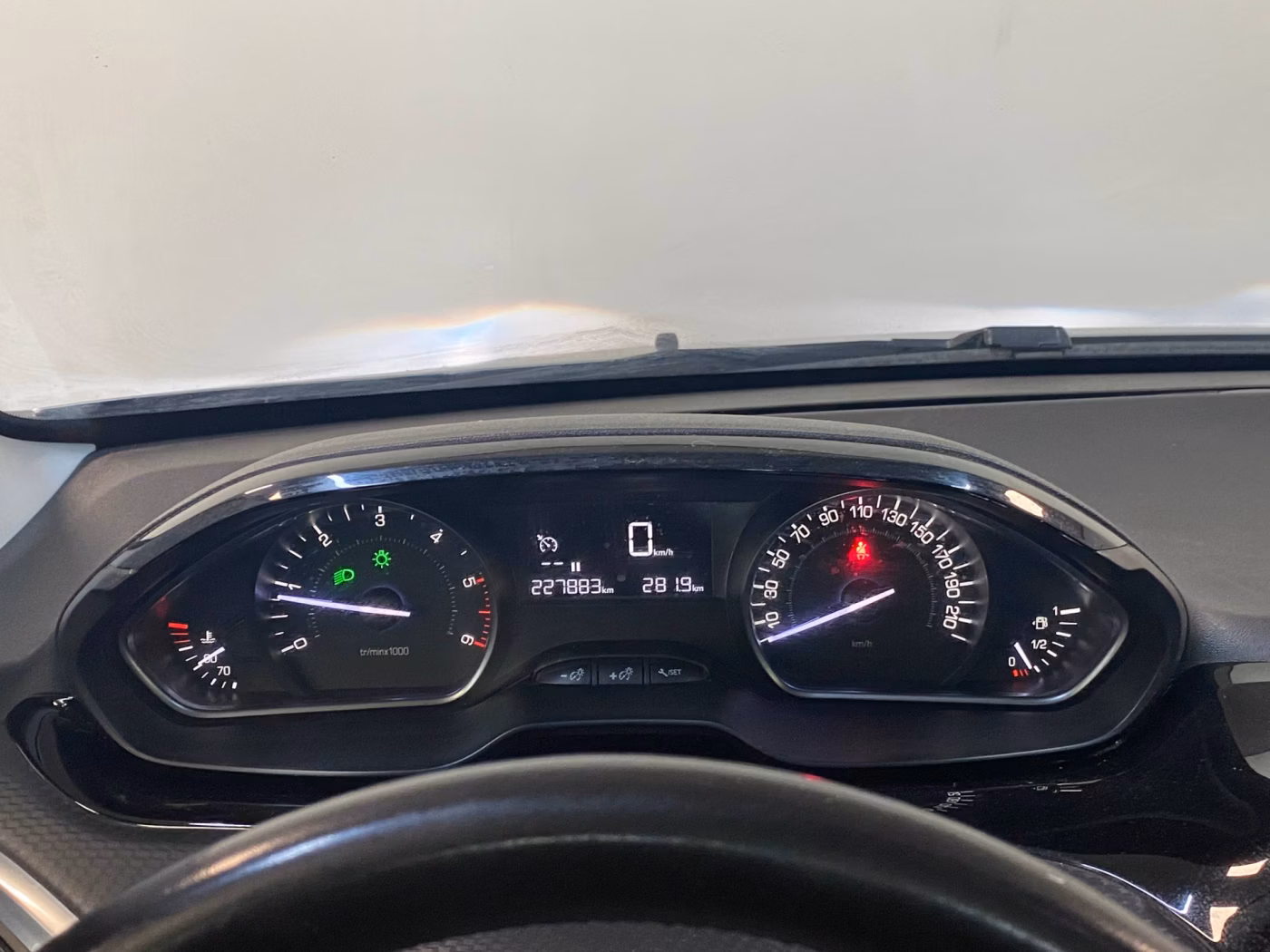 Peugeot 2008 фото 8