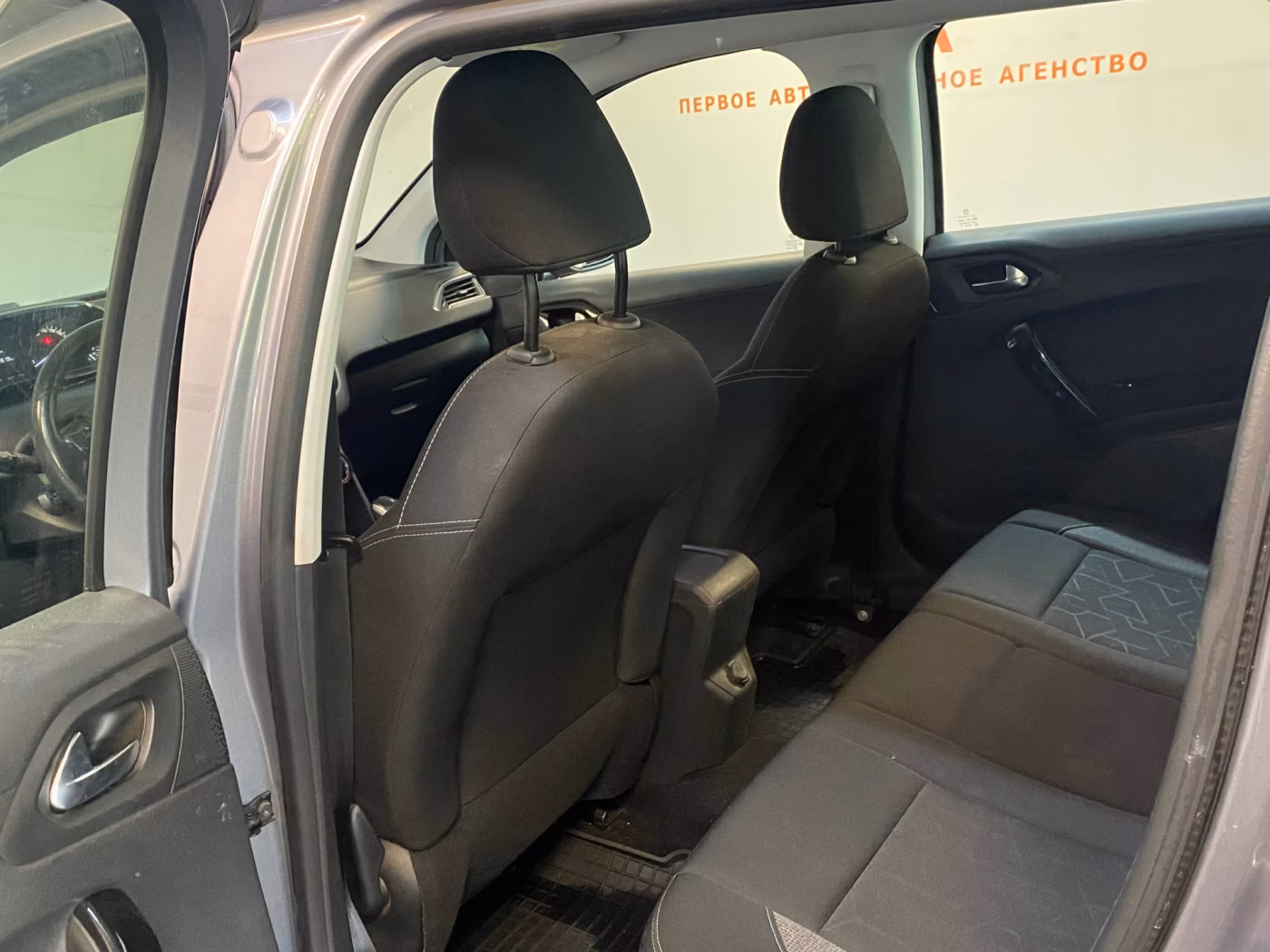 Peugeot 2008 фото 6