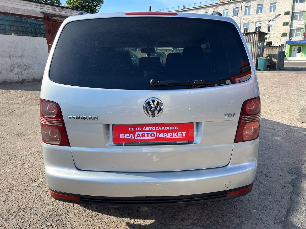 Volkswagen Touran фото 6