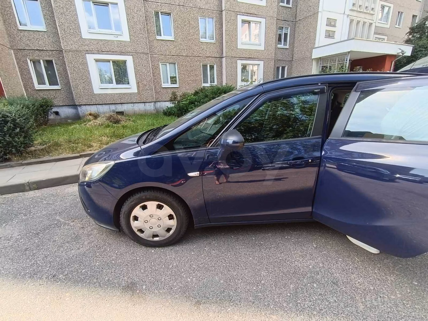 Opel Zafira фото 10