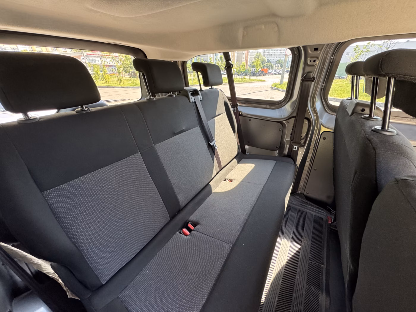 Opel Vivaro фото 16