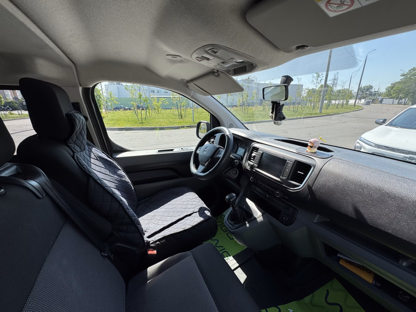 Opel Vivaro фото 12