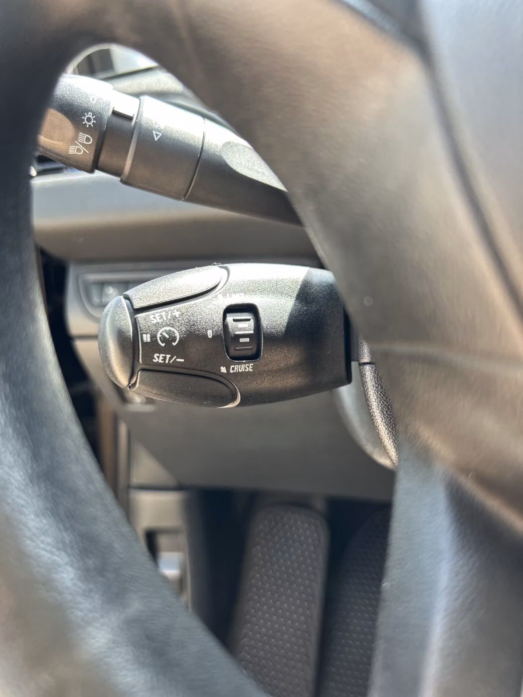 Peugeot 208 фото 17