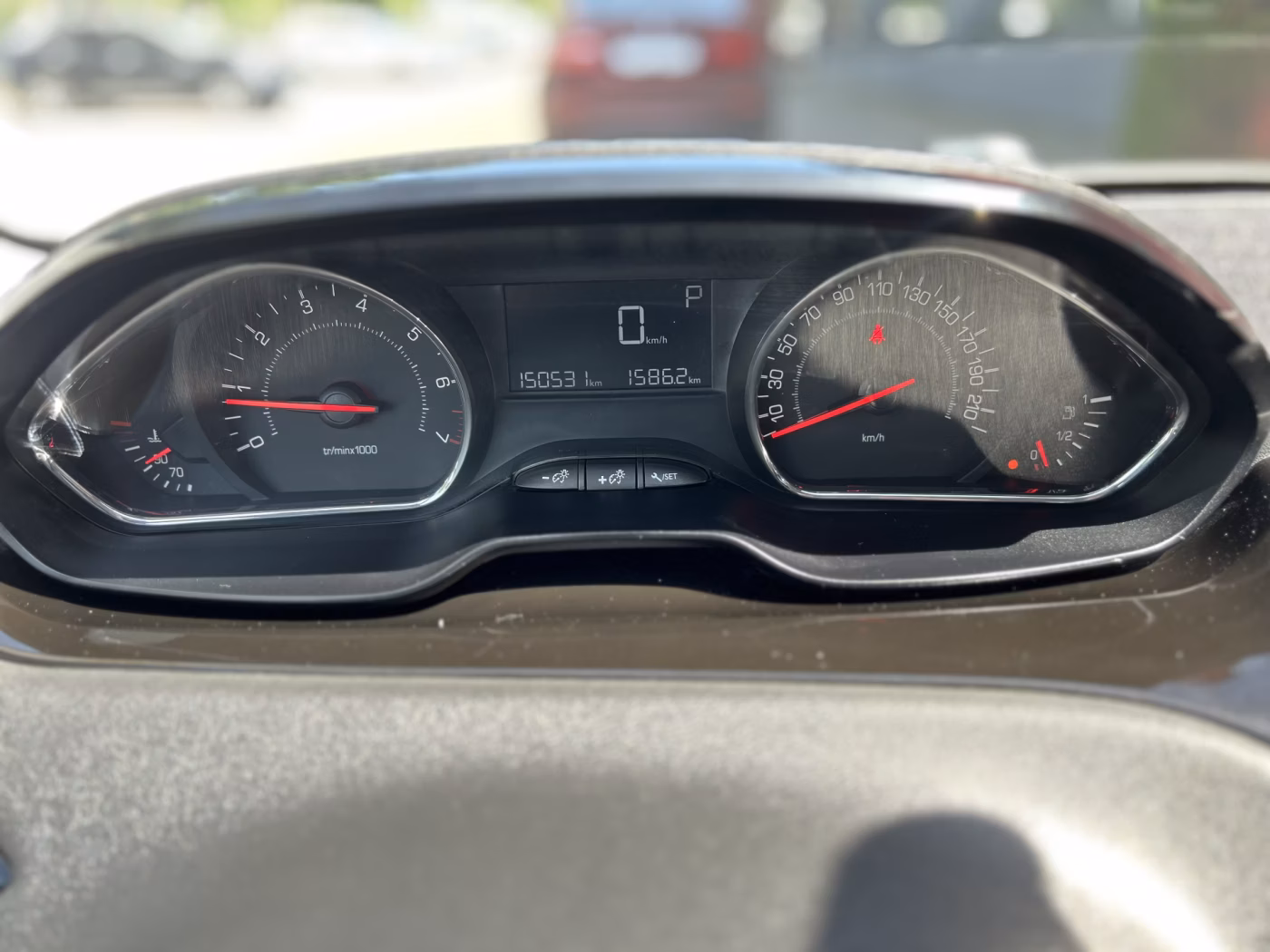 Peugeot 208 фото 13