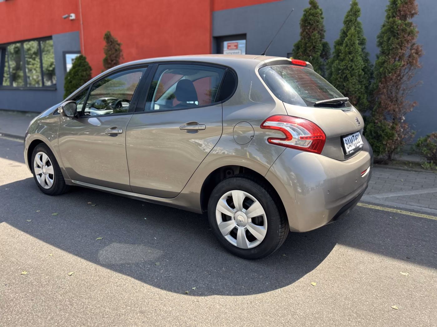 Peugeot 208 фото 5