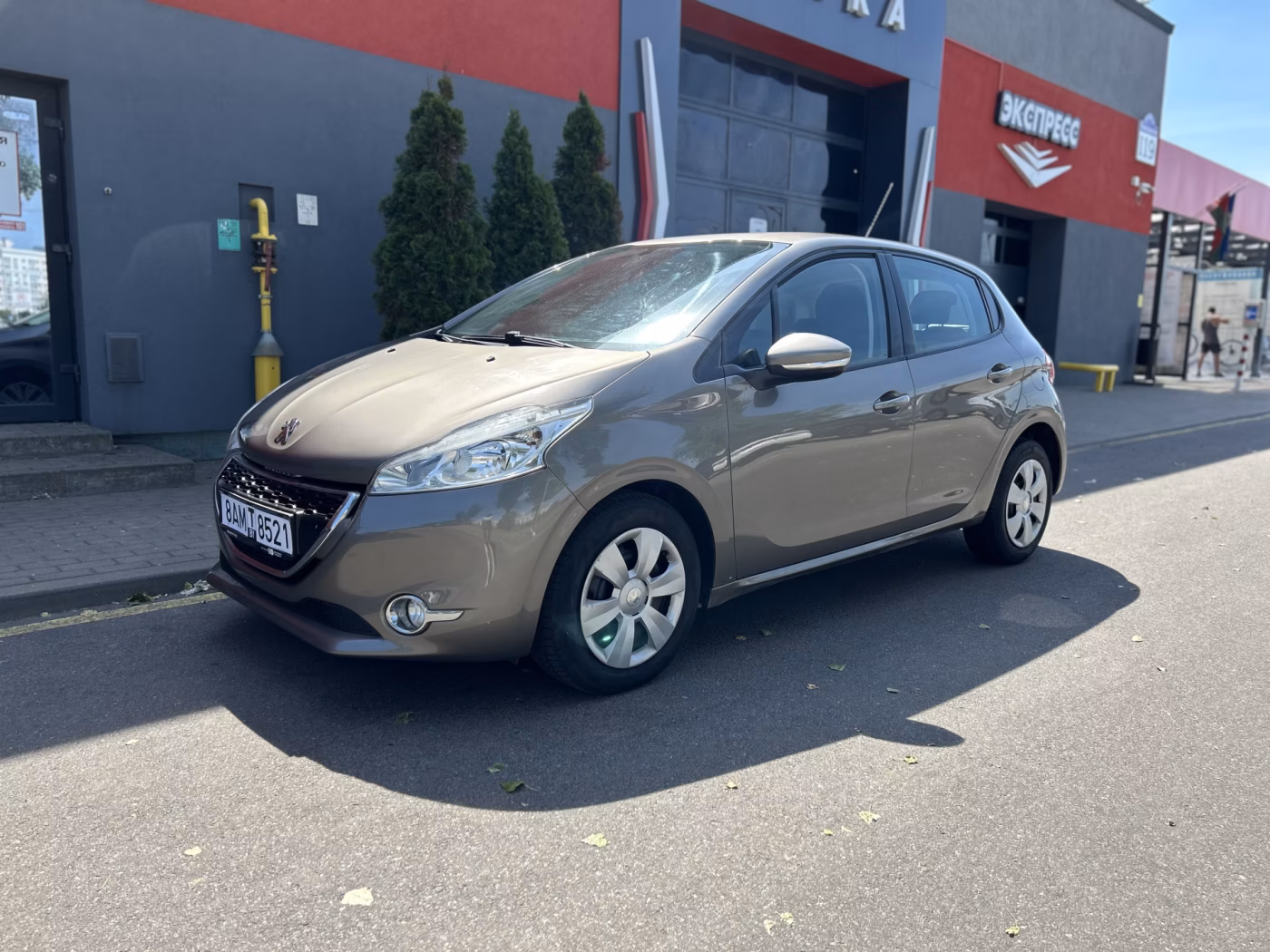 Peugeot 208 фото 3