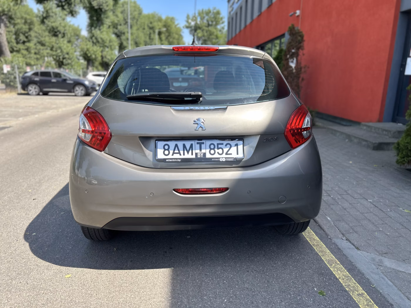 Peugeot 208 фото 6