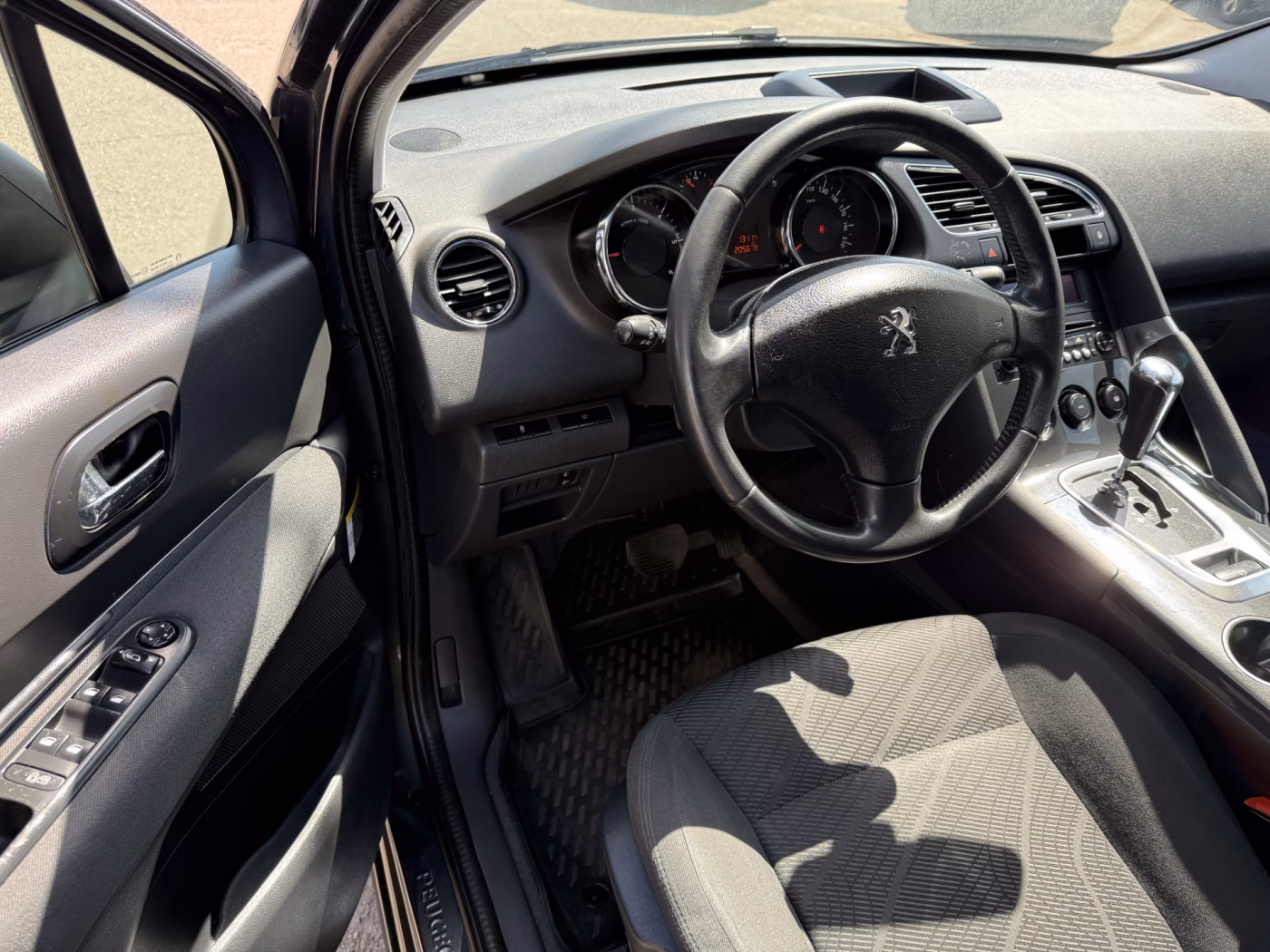 Peugeot 3008 фото 9