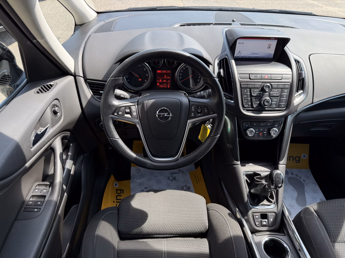 Opel Zafira фото 10
