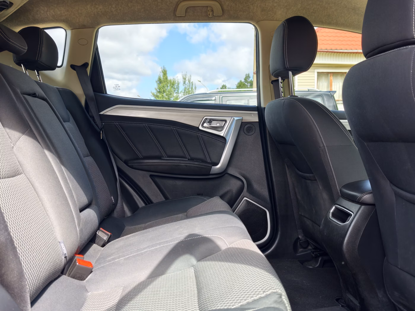 Geely Emgrand X7 фото 12
