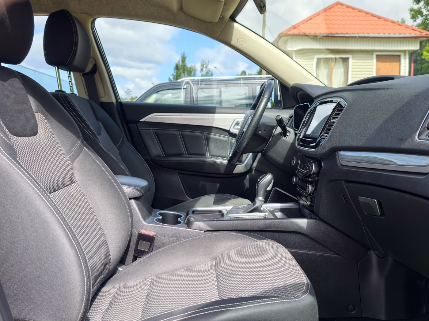 Geely Emgrand X7 фото 13
