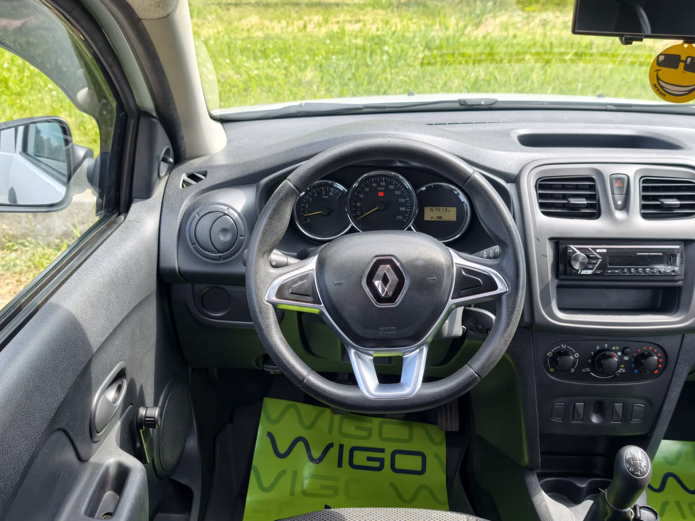Renault Sandero фото 15