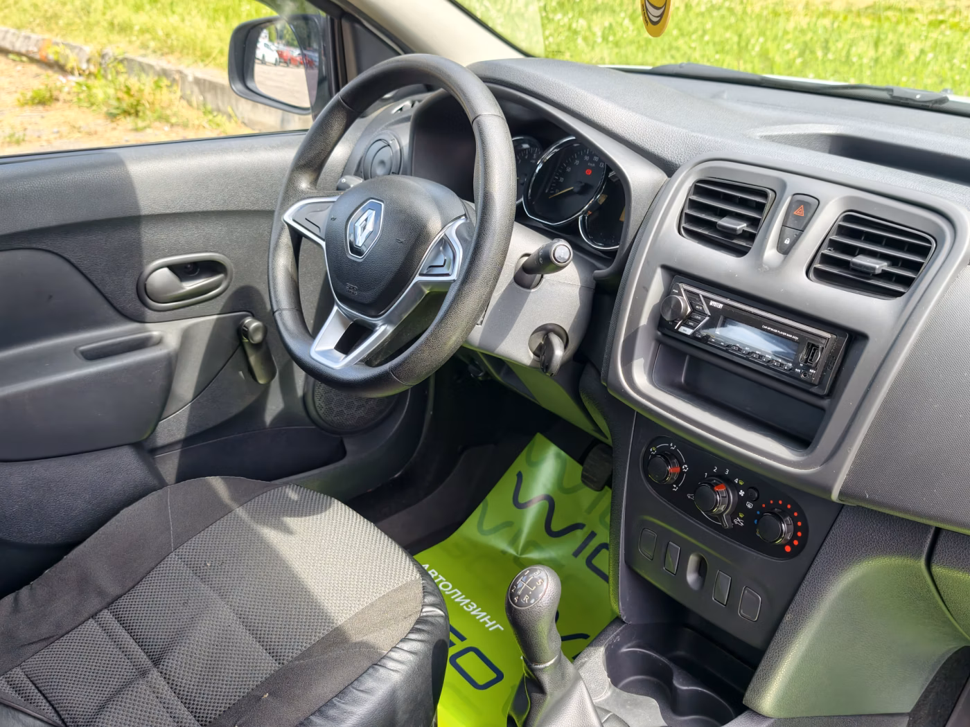 Renault Sandero фото 14
