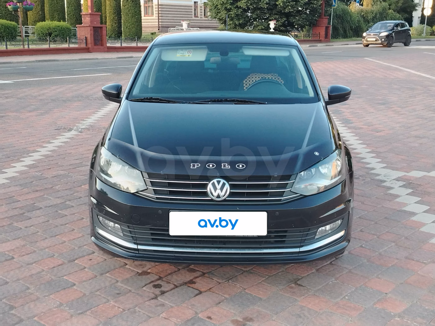 Volkswagen Polo Sedan фото 2