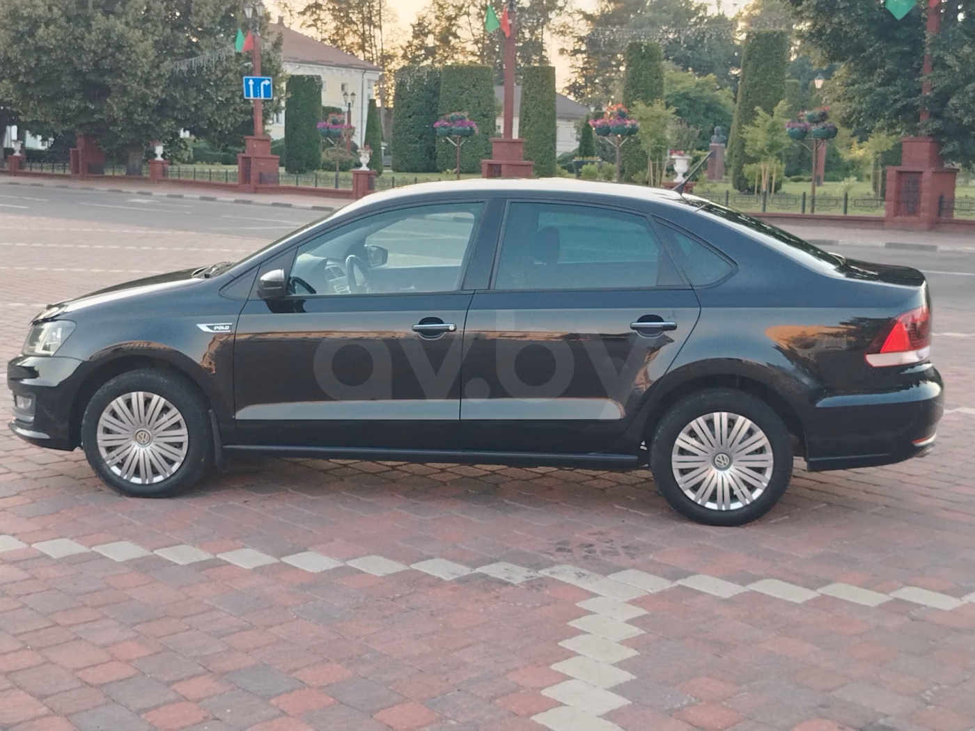 Volkswagen Polo Sedan фото 9