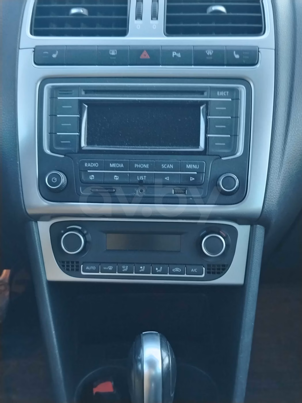 Volkswagen Polo Sedan фото 11