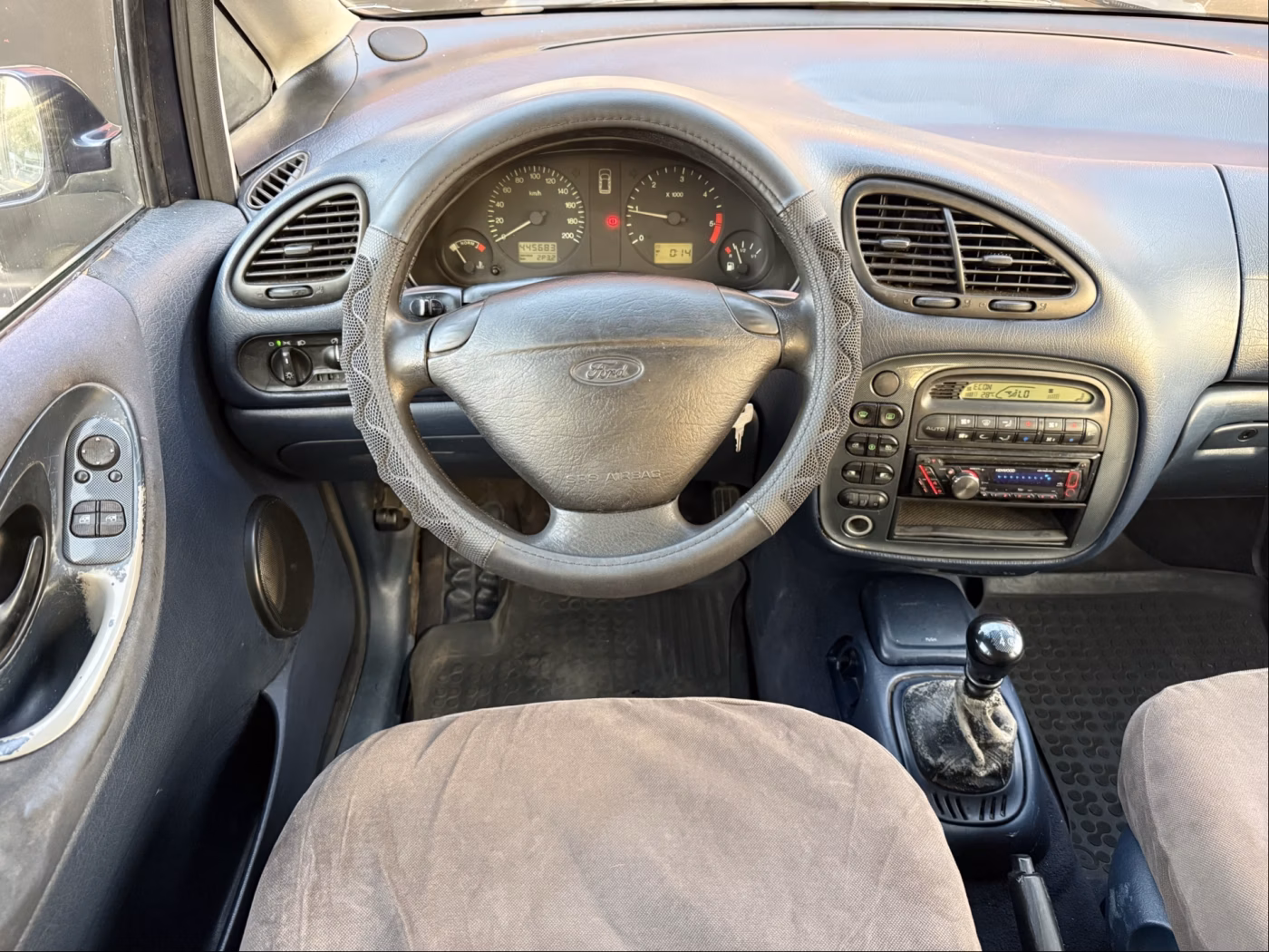 Ford Galaxy фото 10