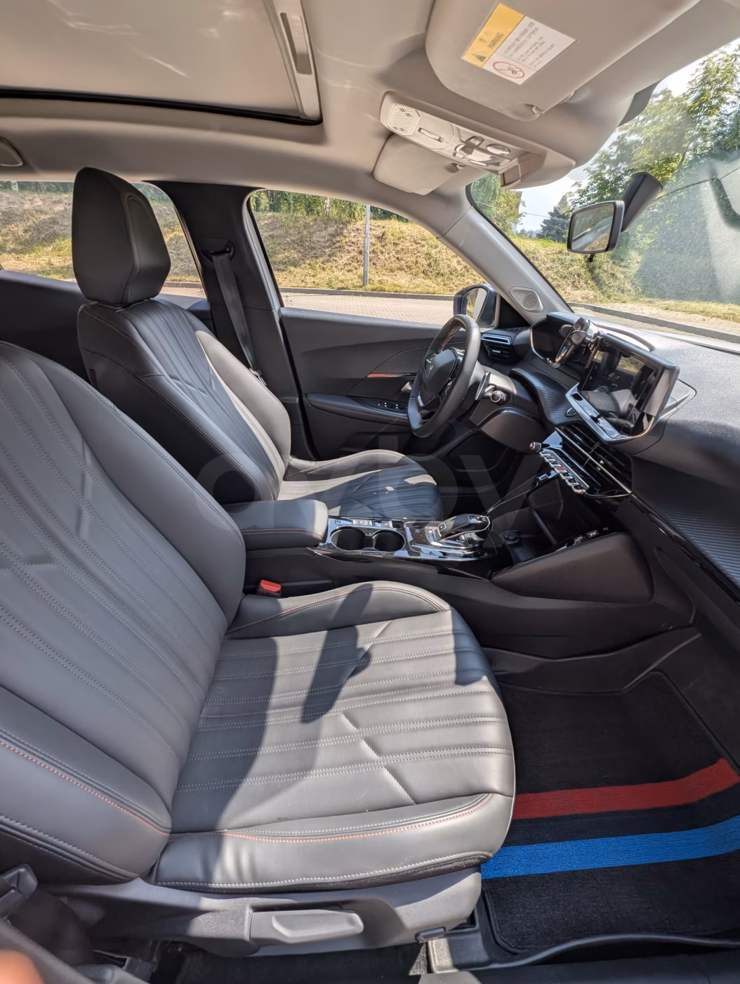 Peugeot 2008 фото 6