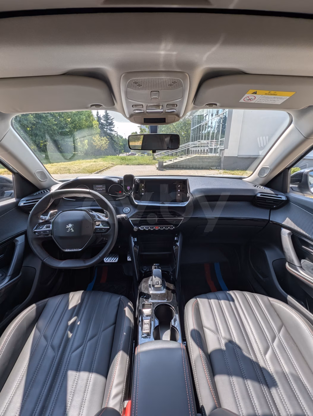 Peugeot 2008 фото 10