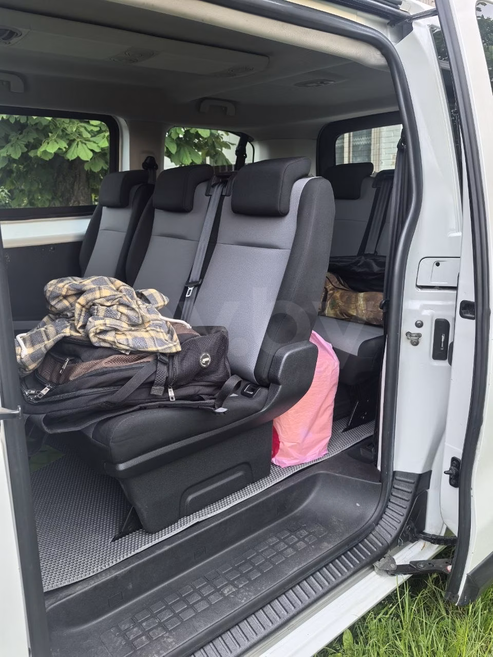 Peugeot Traveller фото 14