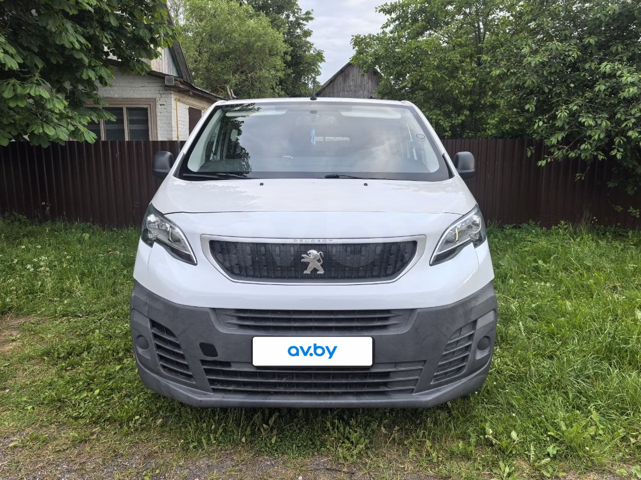 Peugeot Traveller фото 2