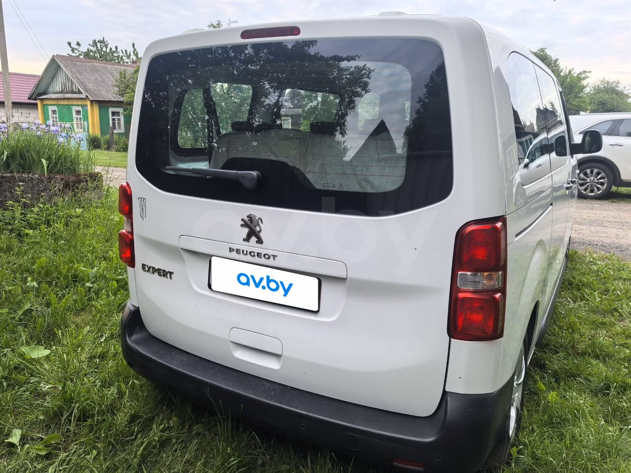 Peugeot Traveller фото 6