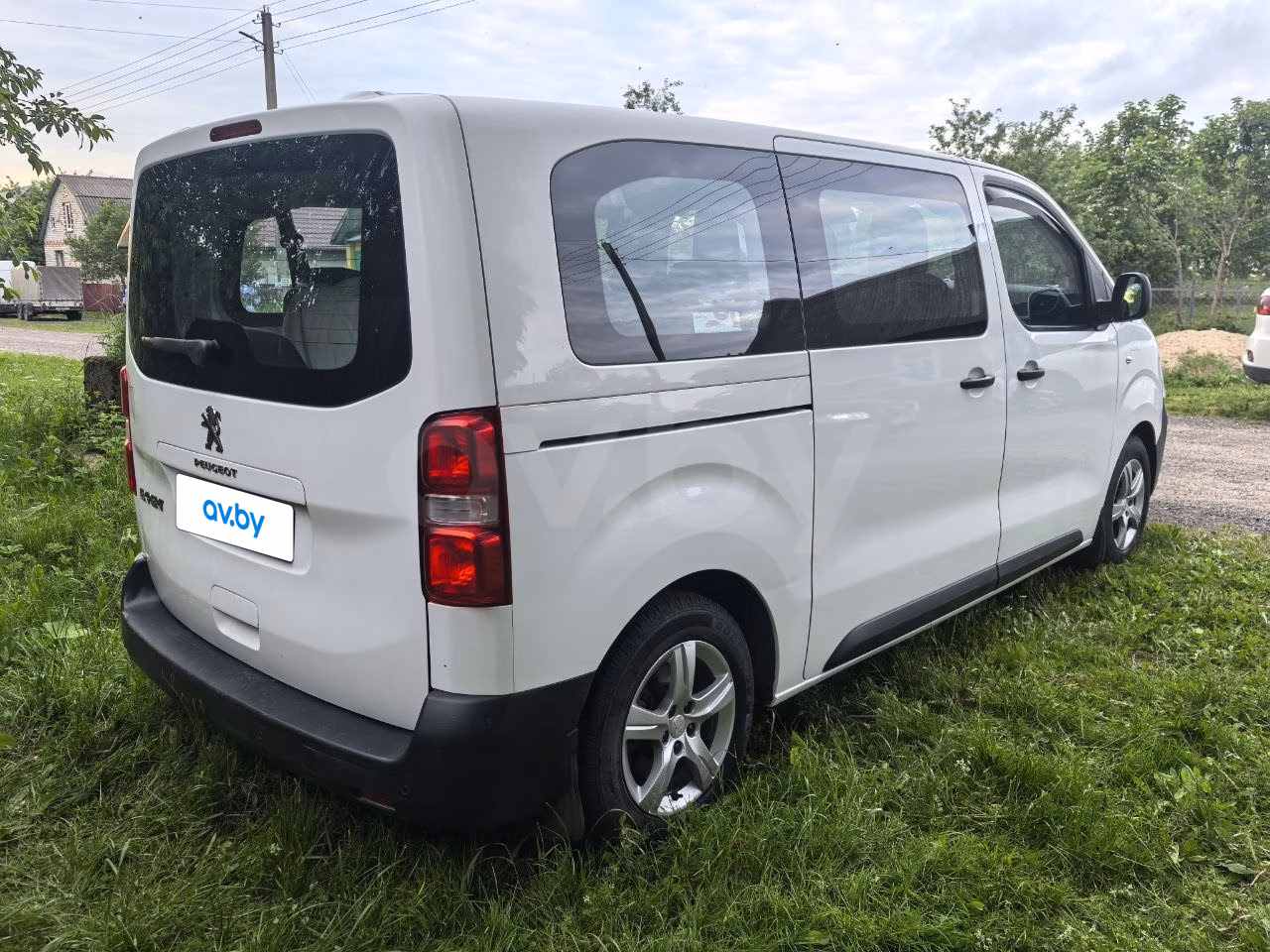 Peugeot Traveller фото 5