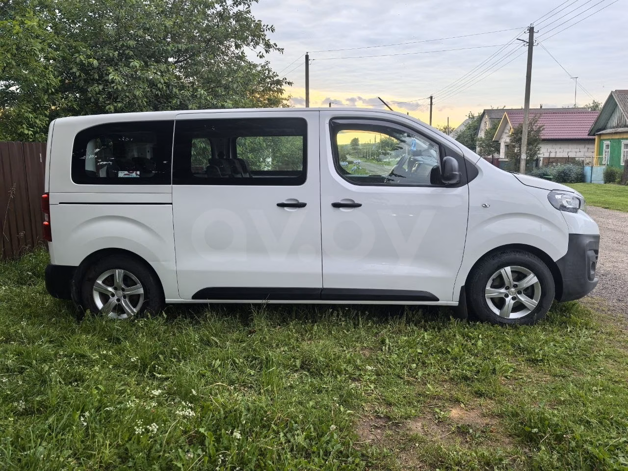 Peugeot Traveller фото 4