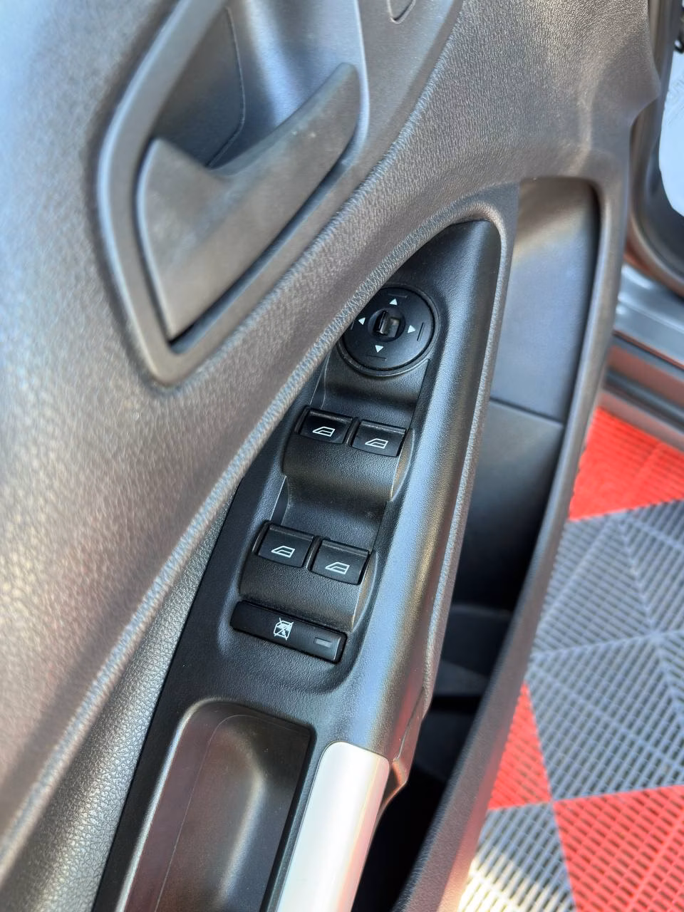 Ford Tourneo Connect фото 6