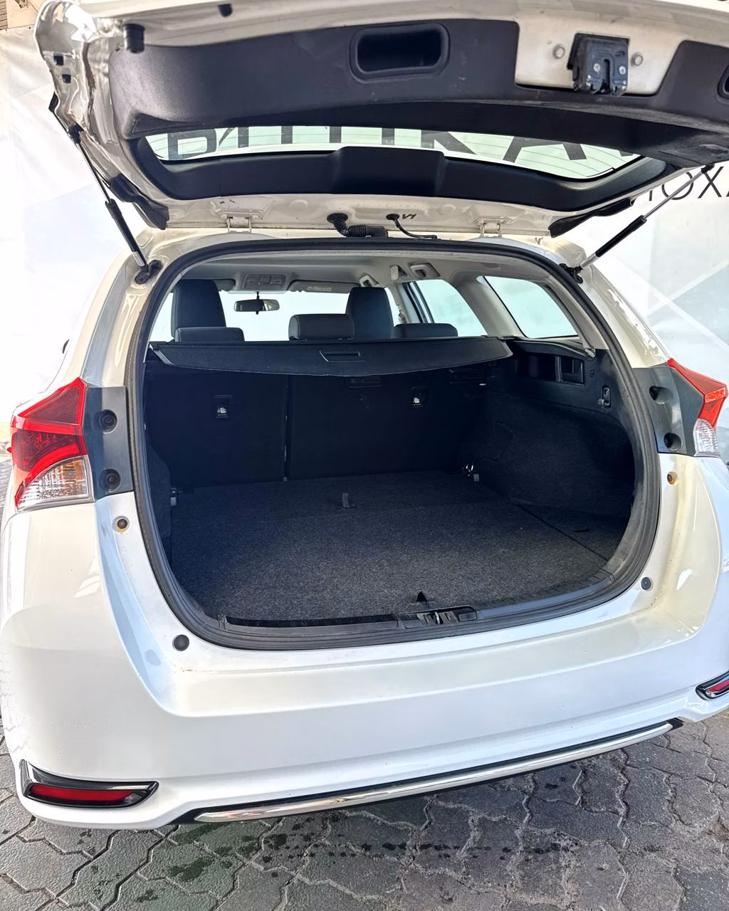 Toyota Auris фото 15