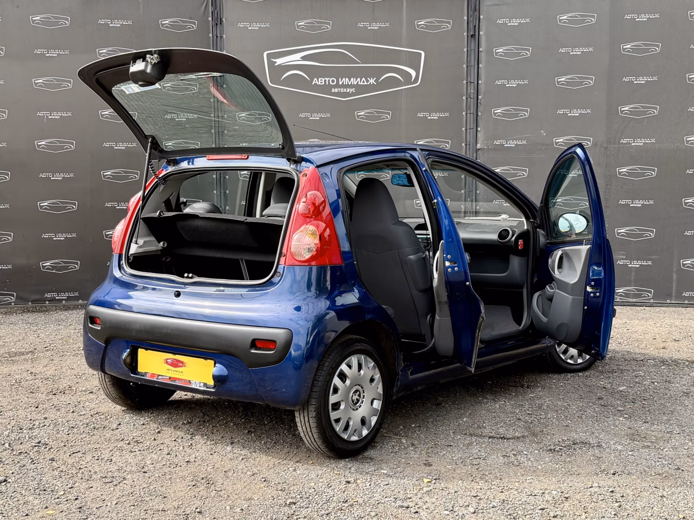 Peugeot 107 фото 8