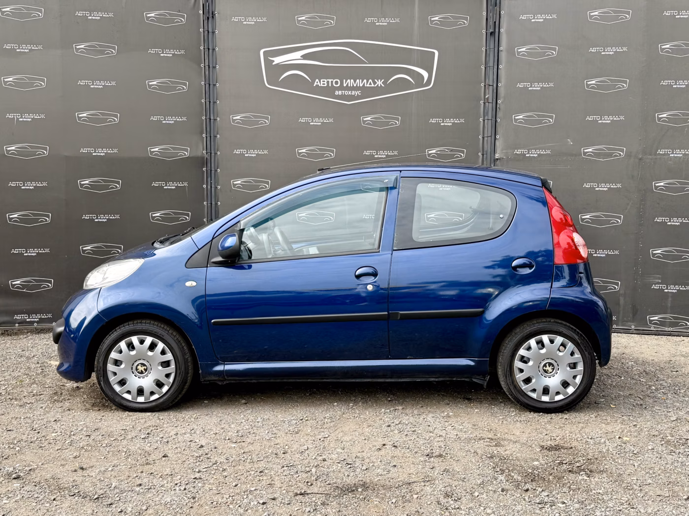 Peugeot 107 фото 6