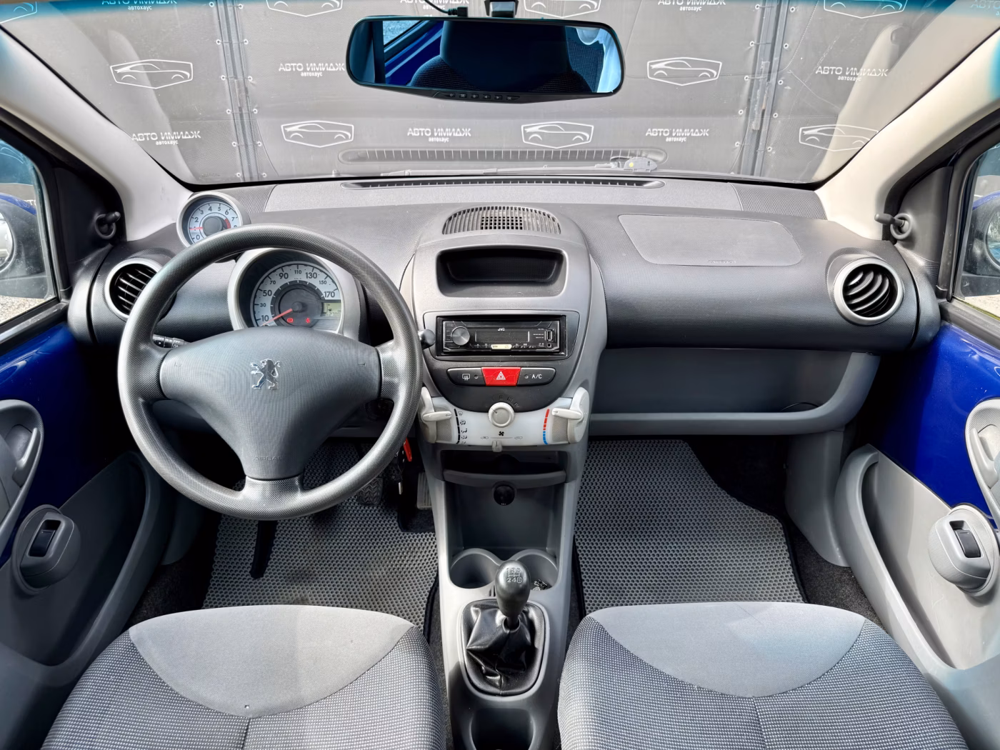 Peugeot 107 фото 14