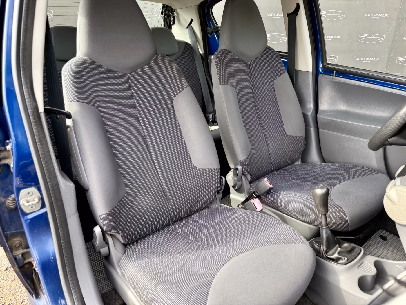 Peugeot 107 фото 15