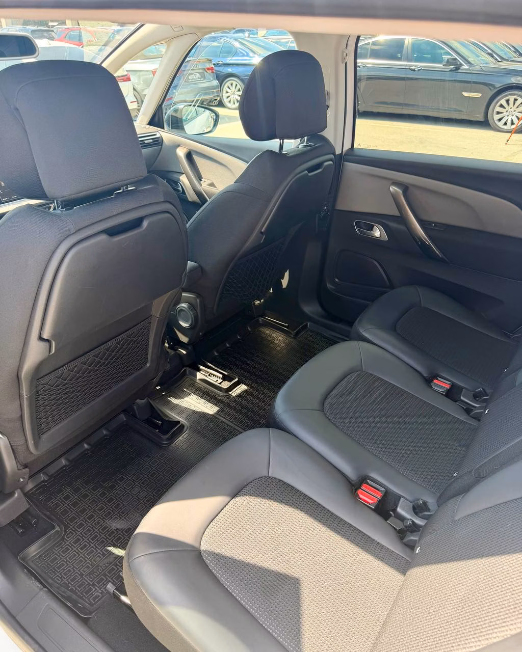 Citroen C4 Grand Spacetourer фото 11
