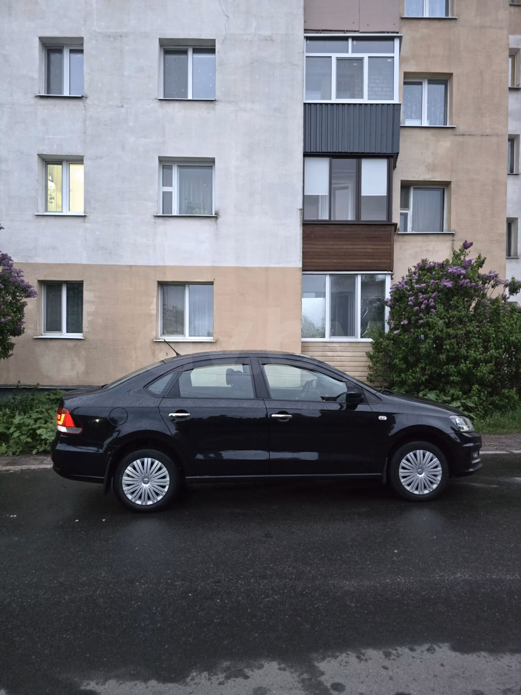 Volkswagen Polo Sedan фото 4