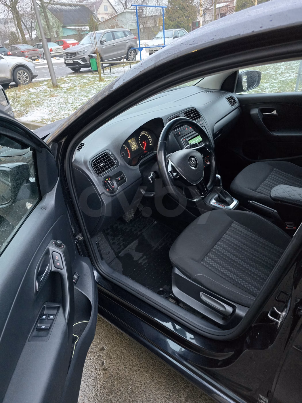 Volkswagen Polo Sedan фото 11