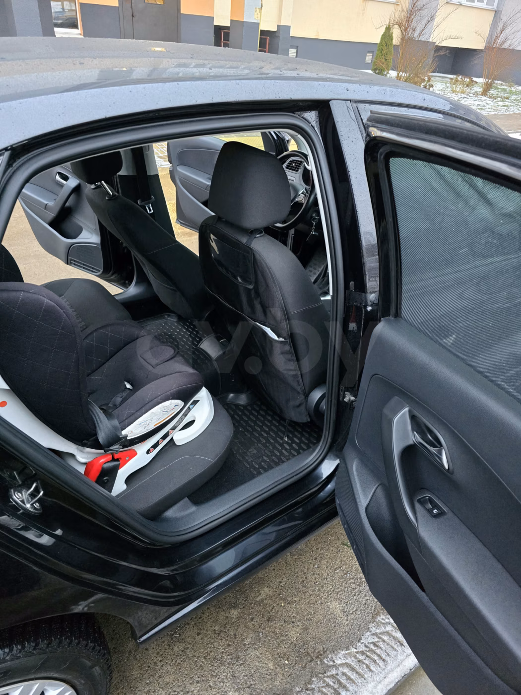 Volkswagen Polo Sedan фото 13