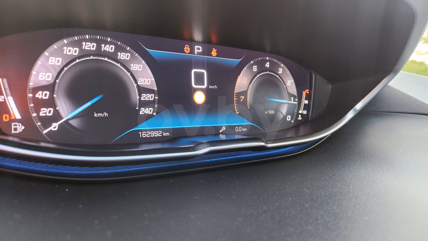 Peugeot 5008 фото 10