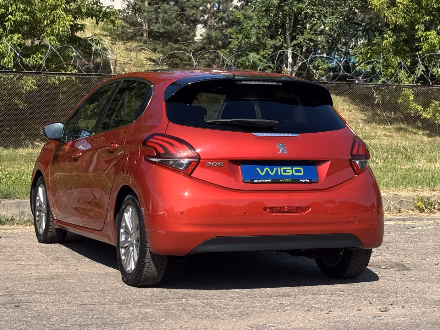 Peugeot 208 фото 7
