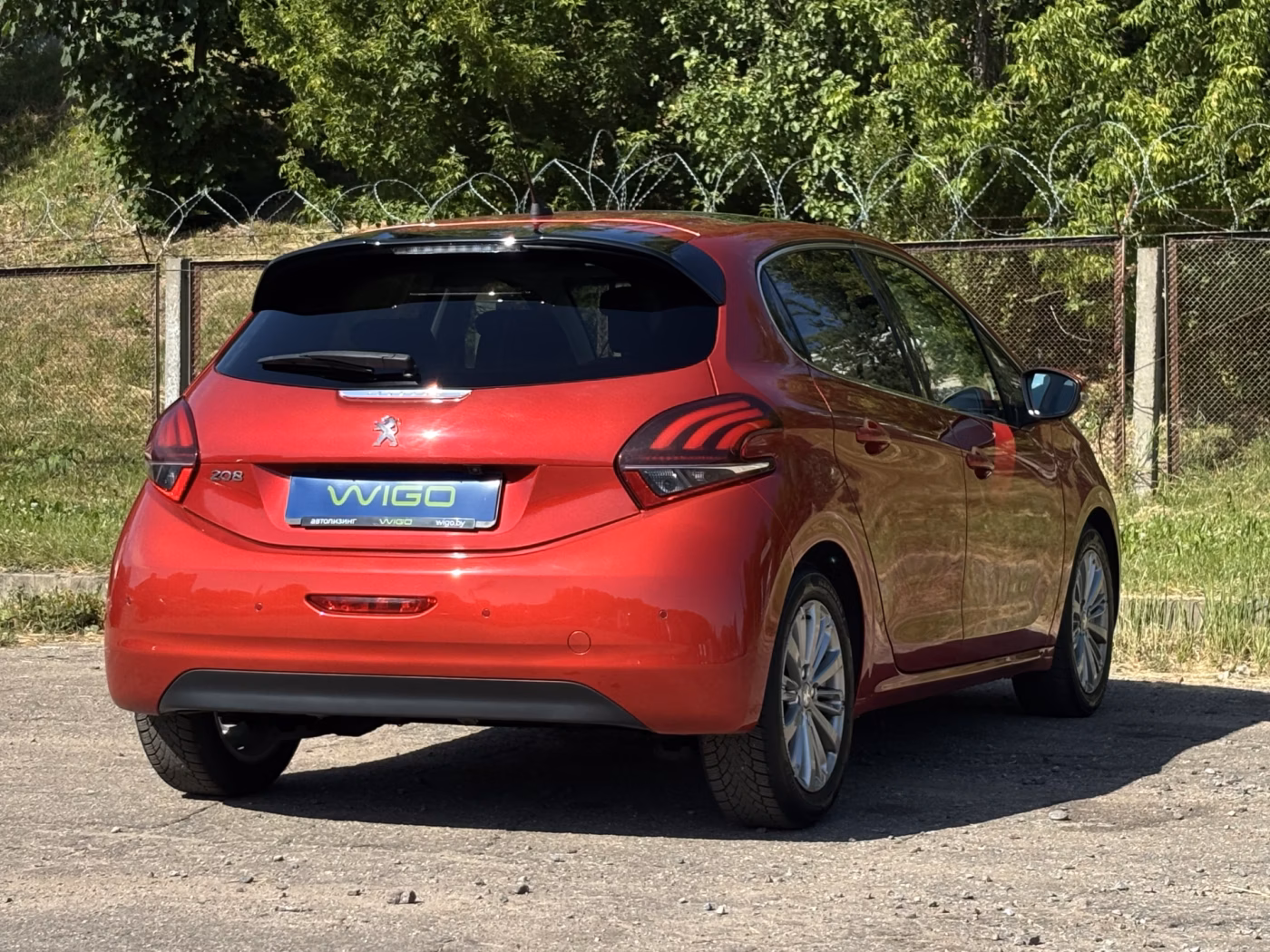Peugeot 208 фото 5