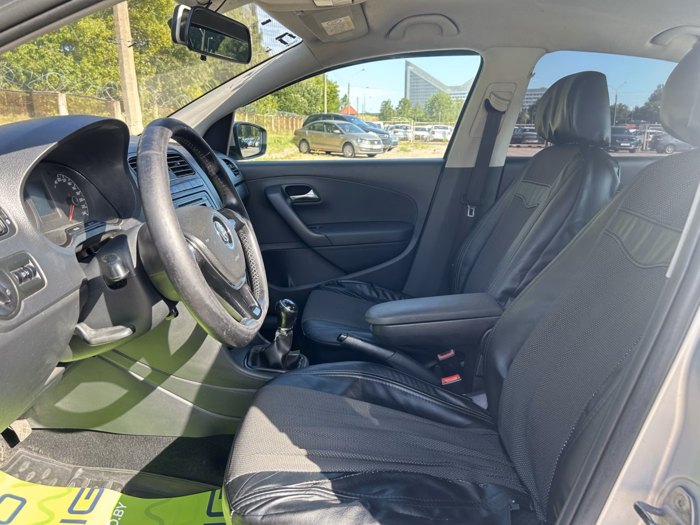 Volkswagen Polo Sedan фото 10