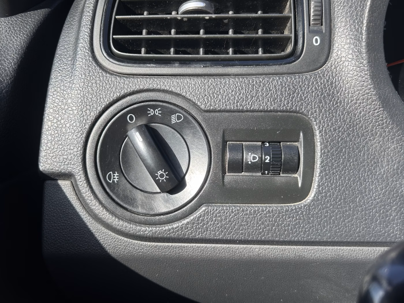 Volkswagen Polo Sedan фото 17