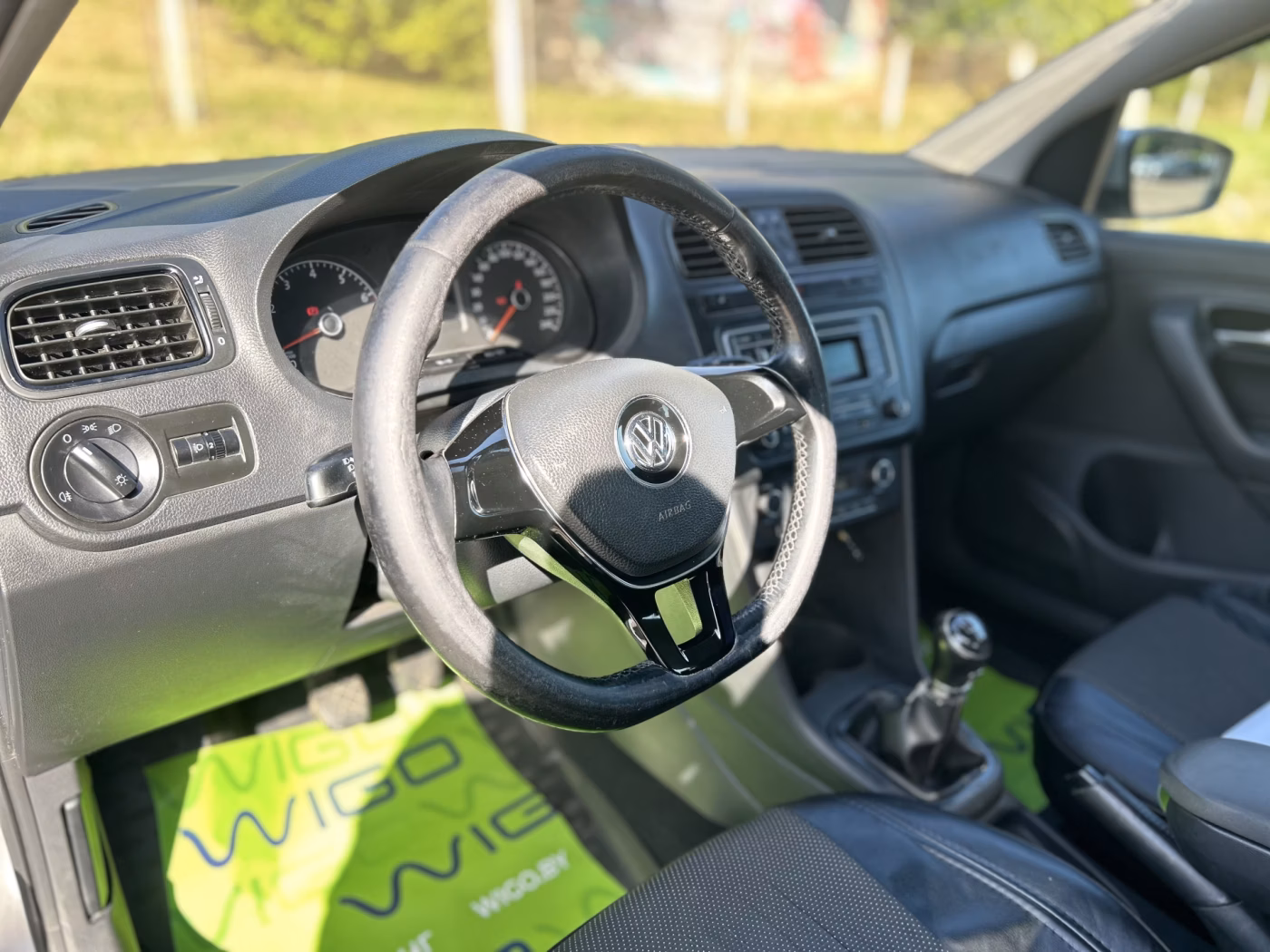 Volkswagen Polo Sedan фото 9