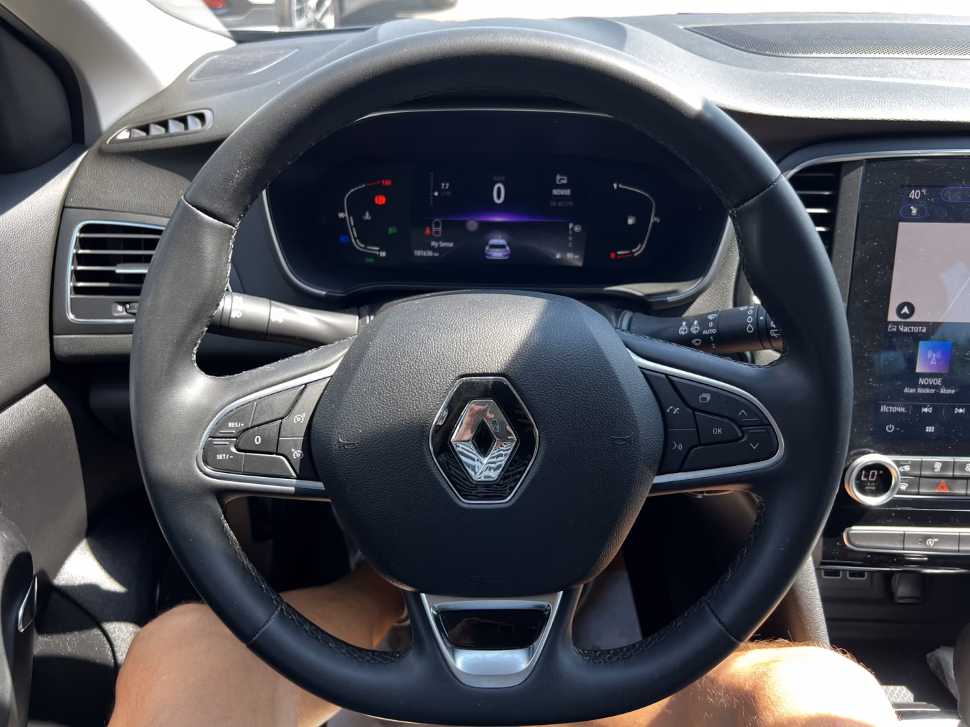 Renault Megane фото 13