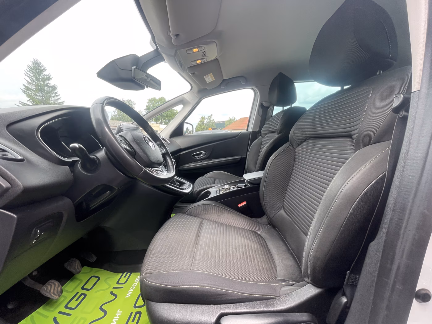 Renault Grand Scenic фото 9