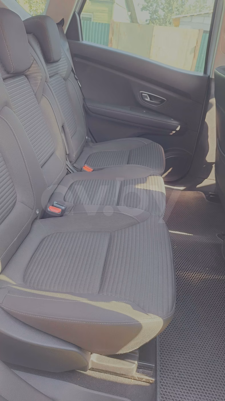Renault Scenic фото 16