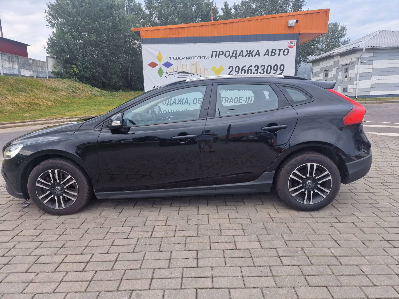 Volvo V40 Cross Country фото 4