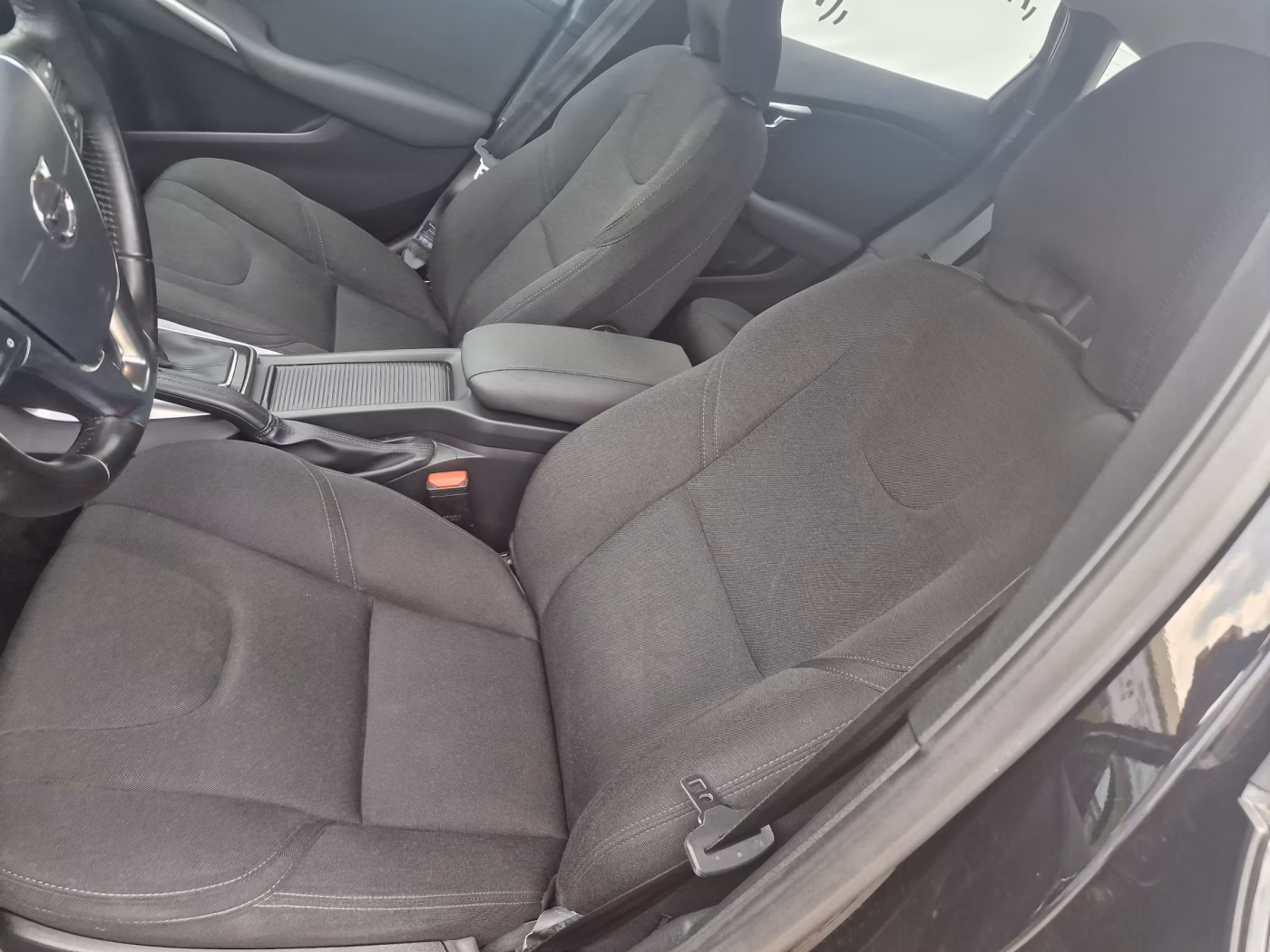 Volvo V40 Cross Country фото 20