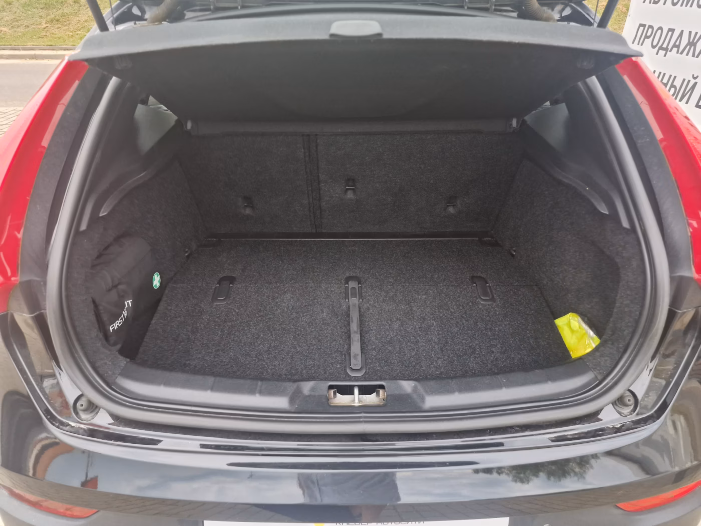 Volvo V40 Cross Country фото 29